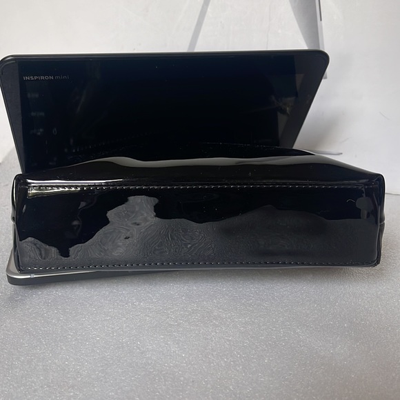 Yves Saint Laurent Beauty Black Patent Leather Cosmetic Bag. - Picture 7 of 11